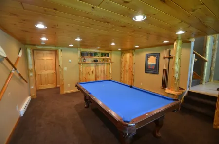 Mirror Lake's  'Adirondack Azure Lodge' WITH PRIVATE BEACH RIGHTS ON MIRROR LAKE