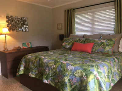 Flamingo House - Experience Old Florida!