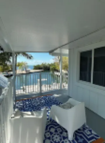 5 bedroom - Deep Dockage & Heated Pool in Islamorada.