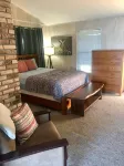 Amazing Lake and Smoky Mountain Views from this Charming Lake House. - Bjergudsigt