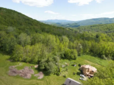 Mountain Sanctuary Dome Rustic Solitude 5BR 本寧頓酒店