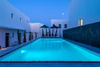 Central Boutique Hotel by Naoussa Hills Adults Only - Pools