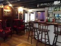 The Safe Harbour Hotel - bar