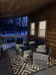 New 4-bedroom cabin in Cleveland with a Hot tub