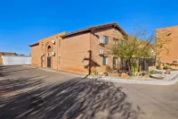 Clarion Inn - parking