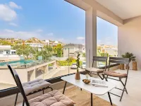 Sanders River Plaza - Cozy 1-Bdr Apt with Balcony