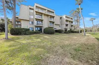 Sea Pines-Spectacular Golf View, On-Site Pool, Free Bikes & Fitness Pass