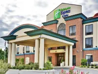 Holiday Inn Express & Suites Dyersburg