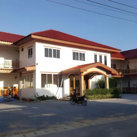 The Aam resort Отели рядом с достопримечательностью «Legend Siam Pattaya»