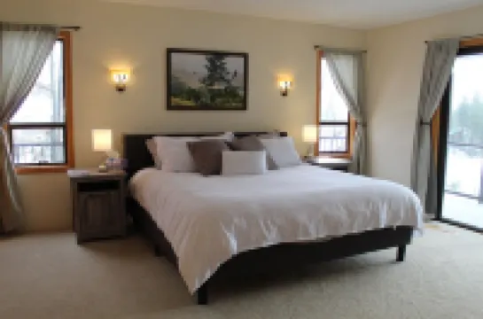 Ski Hill home w/ stunning views & hot tub!