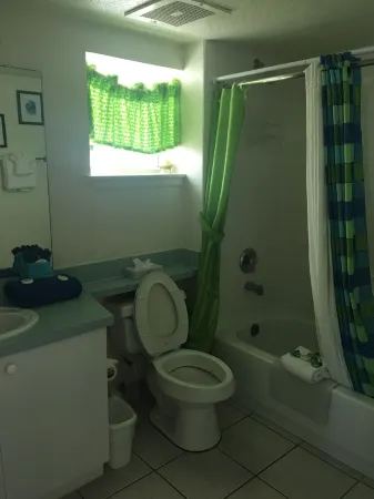 Amazing! Direct Oceanfront Condo - Coconut Palms Beach Resort II* Special Rates* Отели рядом с достопримечательностью «Marine Discovery Center»