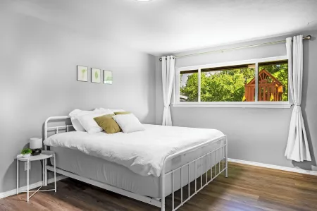 🌟Family-Friendly 4BR🛝Close to All DFW Attractions🌟 Отели в г. Кэрролтон