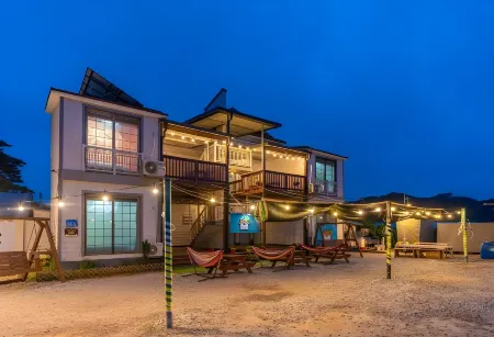 Family Couple Pension Harupia Отели рядом с достопримечательностью «Kkotji Beach»