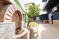 Brothers Of The World Hostel Hotels in 