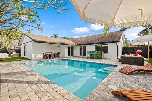 Casita Delray Oasis: 4Br with Pool, BBQ, Firepit, Pool Table - 4-نجوم