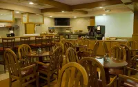 The Carlton Lodge - breakfast