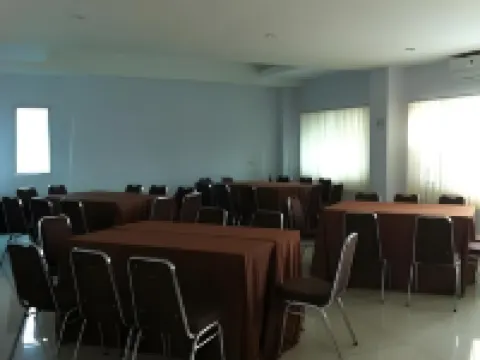 Bunda Hotel Bukittinggi ブキティンギのホテル