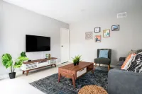 5 Mins to DT Alhambra - Homey 2BR Apt W King Bed