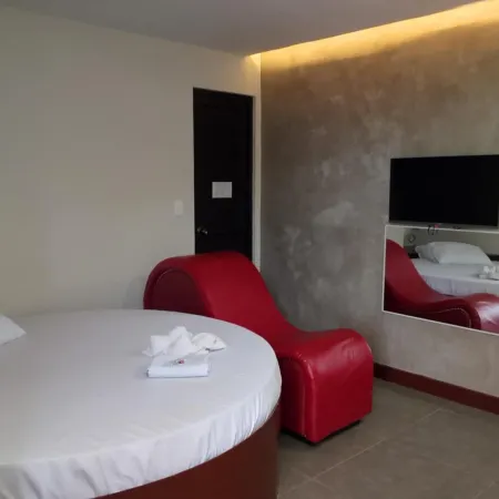 Papatantan Apartelle Daet Branch Отели в г. Дает