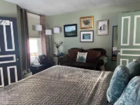 Upscale organic modern with whirl pool