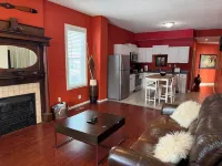 Charming 3-bedroom 2 bath house in Kansas City’s best location by plaza/downtown