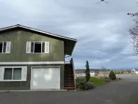 Mountain and Water View at Charming 2-bedroom Retreat in Sequim