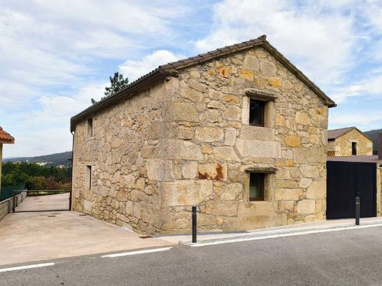 Complete House with the best of a rural environment and just 1km from the beach