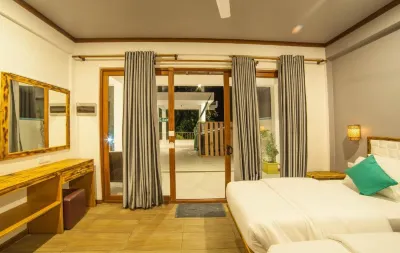 By the Shade Hotels in Athuruga