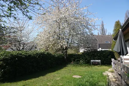 Landliebeehrsen 2, Modern, Quiet Location, Parking Lot.