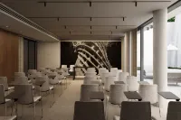 Leon Hotel & Lounge