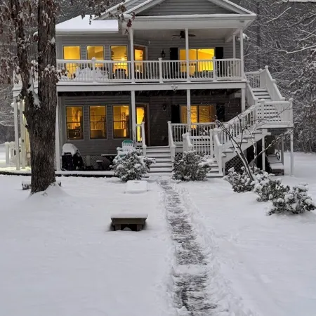 Lakefront w/ Private Beach, Dock, Kayaks, Sups, Game Room - 5Br Family Retreat