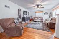 Main Street Stay Các khách sạn ở Lindsborg