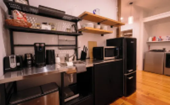 3-bedroom apartment in charming Beacon with WiFi, AC