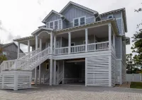 Ocean Palace -.3mi to beach, private pool, game room! Hotels near Forbes Candies
