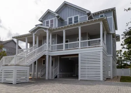 Ocean Palace -.3mi to beach, private pool, game room!