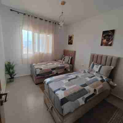 2 Bedroom, Peaceful Secluded warm apartment haven Rooms