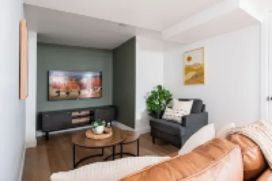 Newly Remodeled 2Br Basement Apt Walk to Shakespeare Fest and Suu