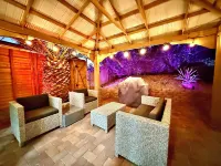 Wknd@ Bernie's II-2 Private Villas Private Compound 4bd/4ba/2 Hot Tubs