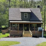Creek Front and Gorgeous Mountain View’s, Fishing, Wood Fireplace, Firepit, WiFi