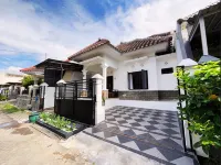 Casa de Vie Homestay Hotels in Lowokwaru