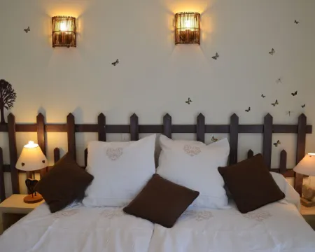 Couette Et Cafe Crème Hotels in Le Coudray