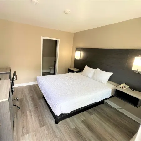 Shangri-La Motel