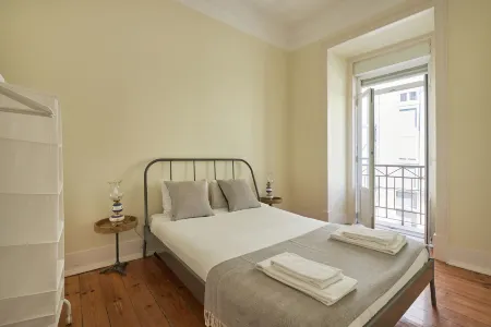 Renovated Spacious Baixa Apartment, by TimeCooler Отели рядом со станцией Вокзал Ориенти