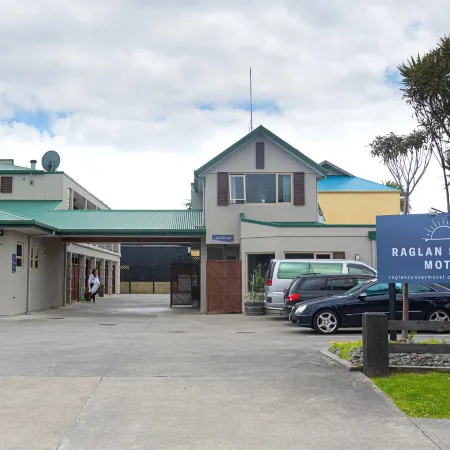 Raglan Sunset Motel and Conference Venue