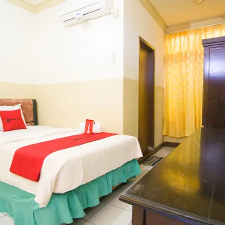 RedDoorz Plus Near Pelabuhan Bitung