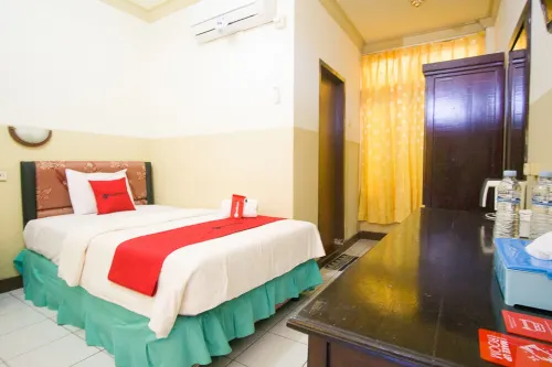 RedDoorz Plus Near Pelabuhan Bitung - Wifi