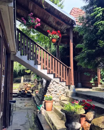 Dworek Adamski Отели в г. Валбжих