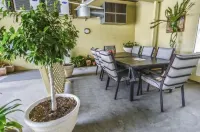 Golden Guitar Motor Inn Hotels in Hillvue