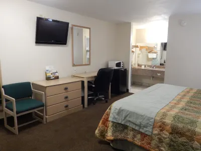 Executive Inn Pearsall Hotels near Frio Pioneer Jail Museum