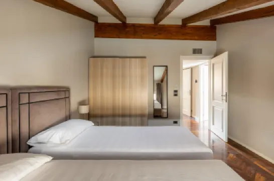 Wooden Design Apartment by Wonderful Italy Hotels near Bologna Guglielmo Marconi Airport
